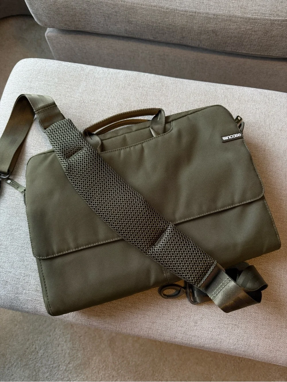 INCASE Olive Green Laptop 13